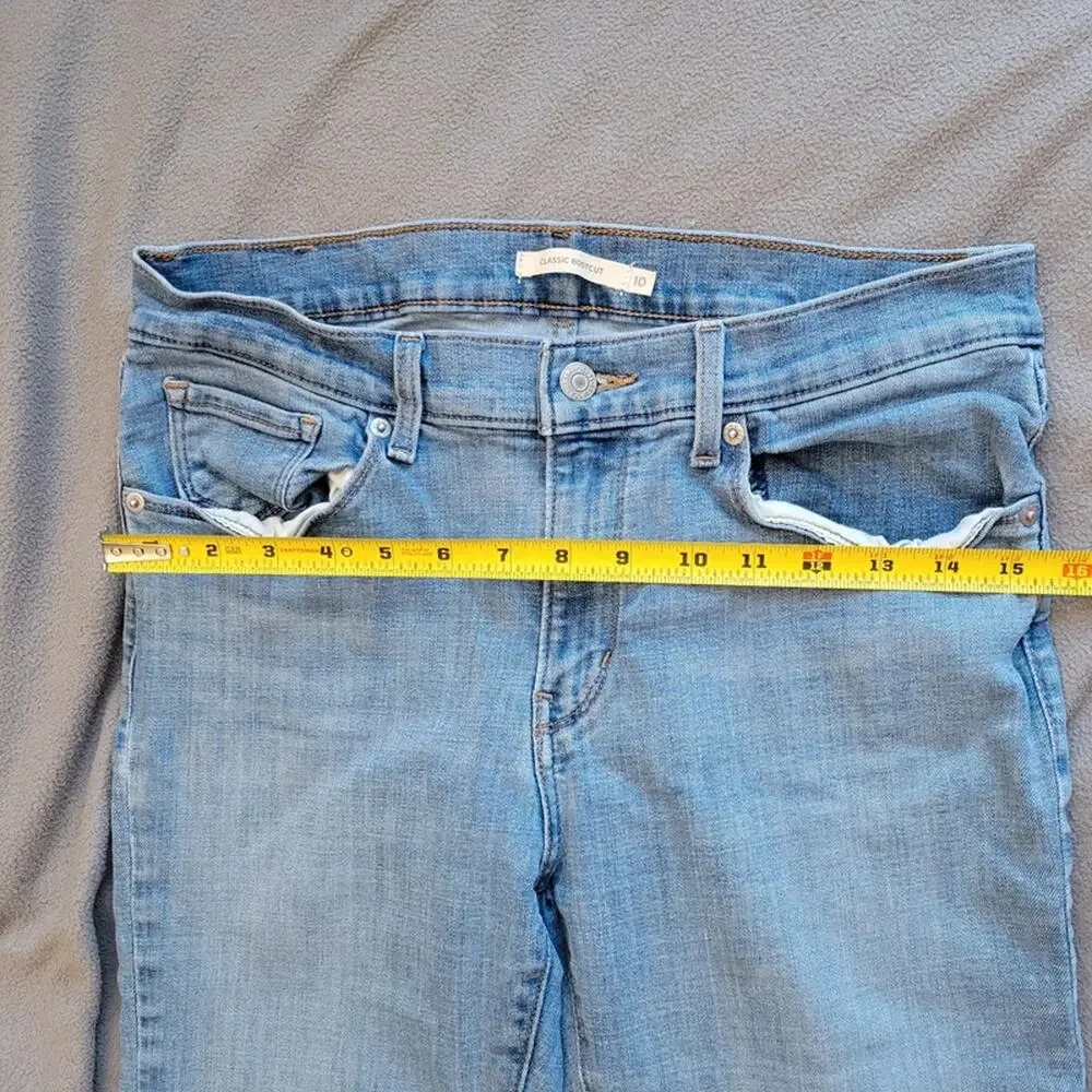 Levis Classic Bootcut Jeans Womens Size 10 Medium Wash Cotton Blend Denim